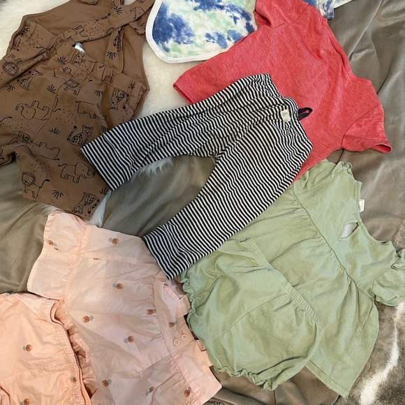 Assorted Baby Girl Clothes - Picture 2 of 8